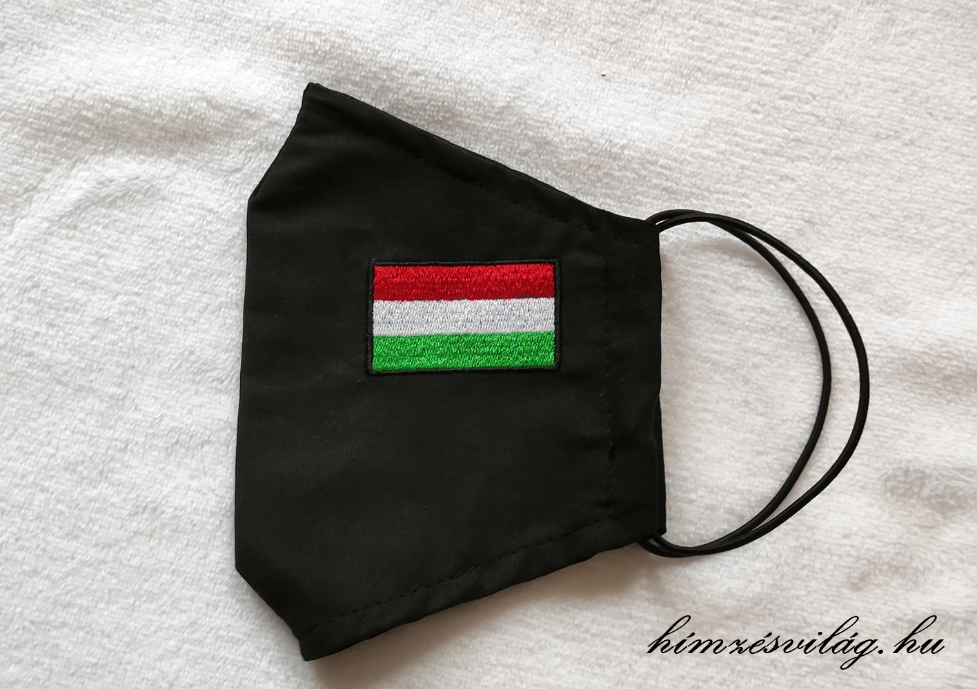 Magyar zászlós hímzett maszk