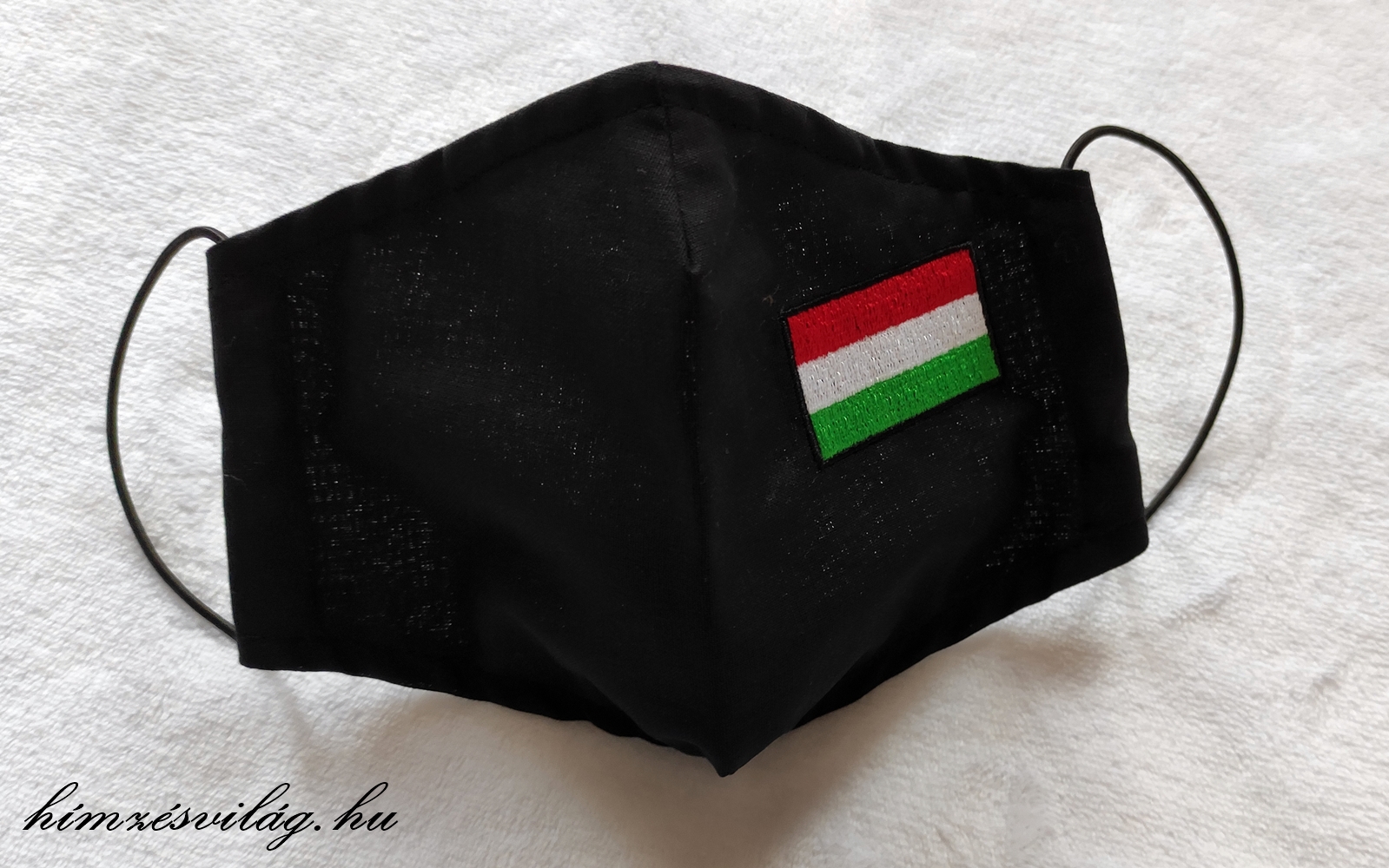 Magyar zászlós hímzett maszk